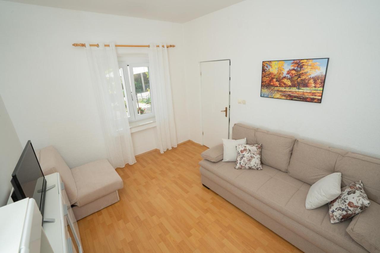 Kuca Za Odmor Denona Apartment Borovici Exterior photo